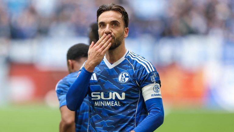 Kenan Karaman’ın golü Schalke 04’ü Bundesliga’ya taşıdı