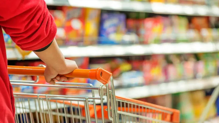 Mart 2026’da ticaret satış hacmi yıllık %1,7 artarken alt kalemler ayrıştı